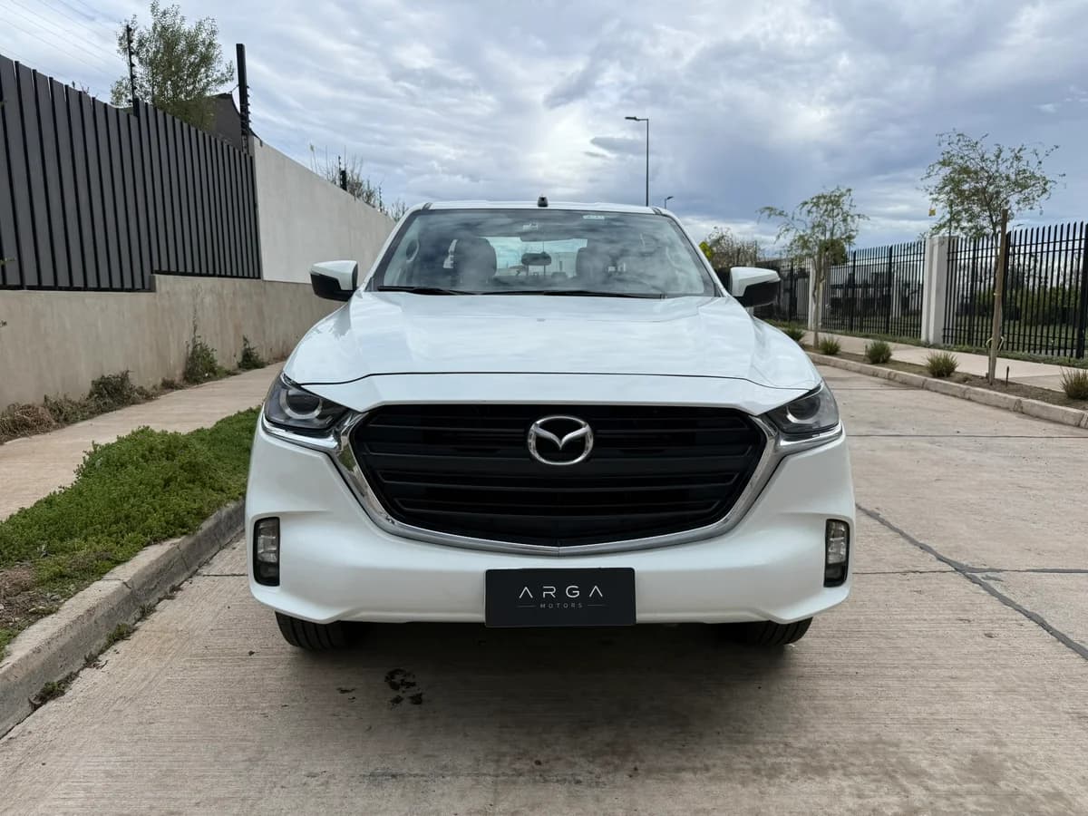 MAZDA BT-50 3.0 Diesel 4X4 Doble Cabina 6AT 2023 - Imagen 2