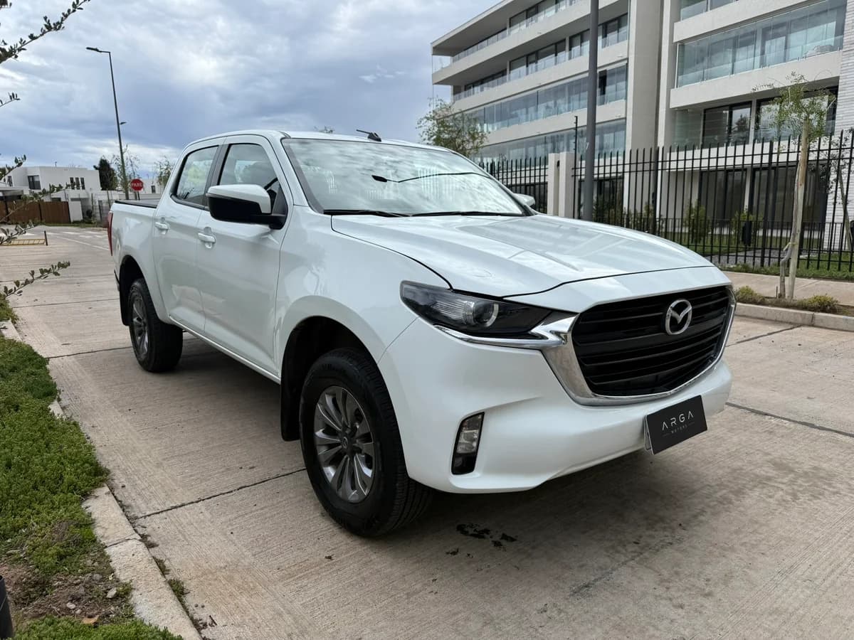 MAZDA BT-50 3.0 Diesel 4X4 Doble Cabina 6AT 2023 - Imagen 3