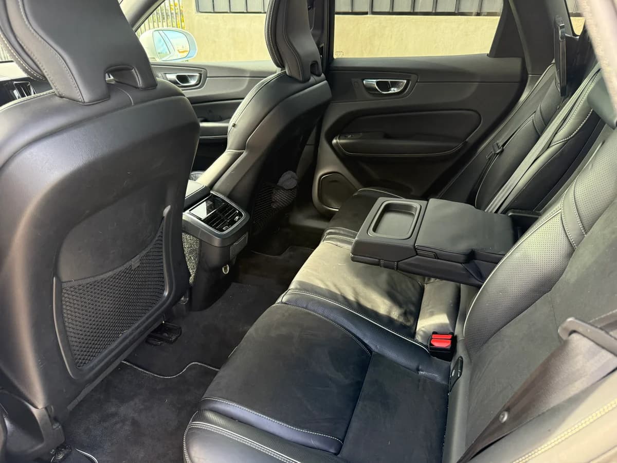 VOLVO XC60 2.0 T6 R-Design AWD MY19 AT 2019 - Imagen 10