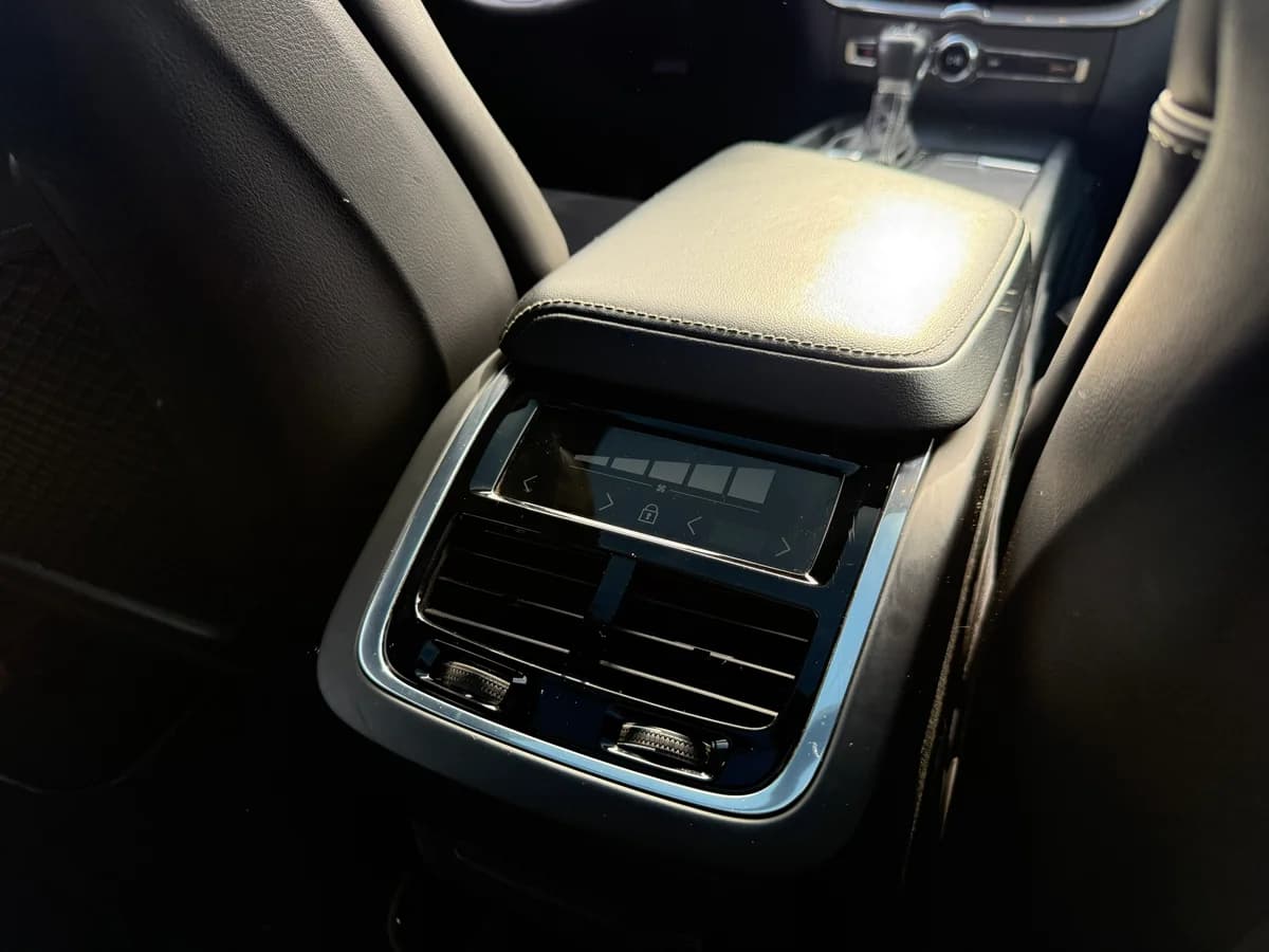 VOLVO XC60 2.0 T6 R-Design AWD MY19 AT 2019 - Imagen 11