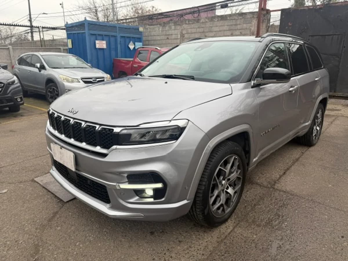 JEEP COMMANDER 1.3T OVERLAND T270 4X2 6AT 5P 2024 - Imagen 1
