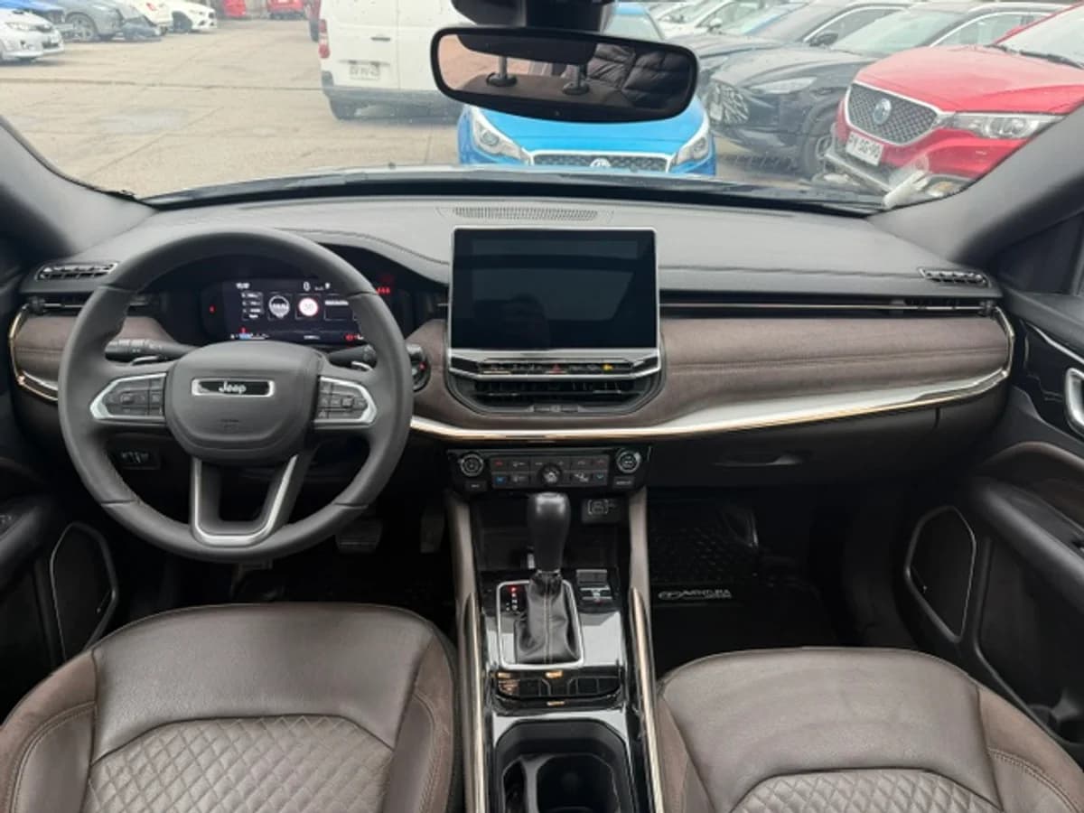 JEEP COMMANDER 1.3T OVERLAND T270 4X2 6AT 5P 2024 - Imagen 13