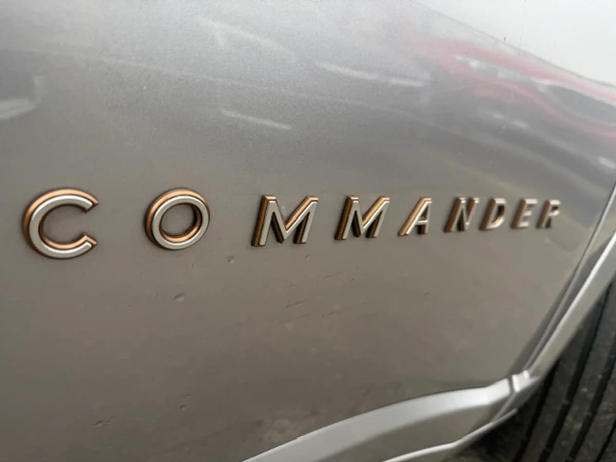 JEEP COMMANDER 1.3T OVERLAND T270 4X2 6AT 5P 2024 - Imagen 17