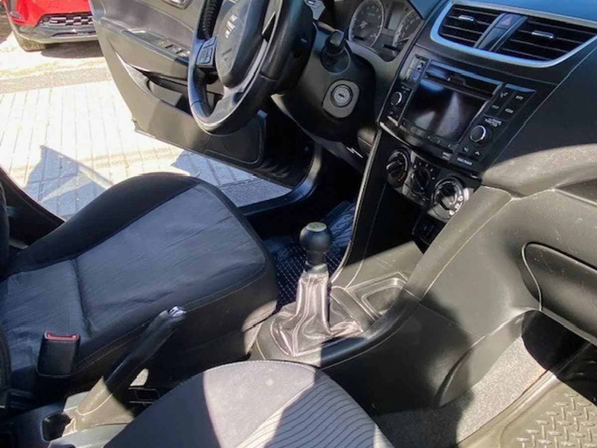 SUZUKI SWIFT GL 1.4 2014 - Imagen 9