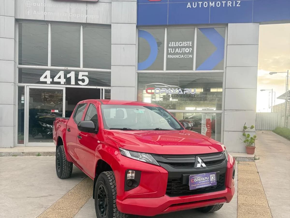 MITSUBISHI Katana 2.4 4x4 - Imagen 2