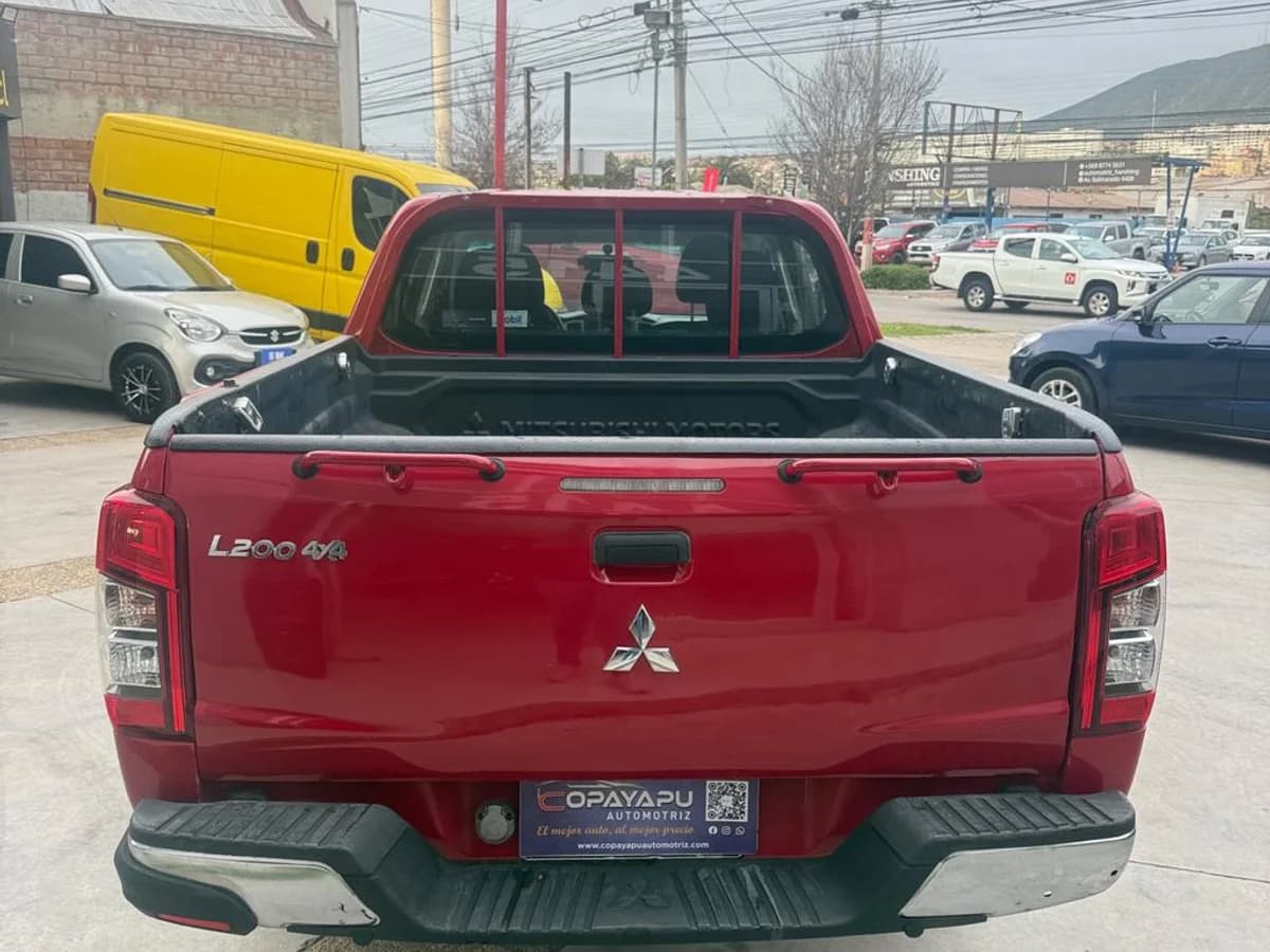 MITSUBISHI Katana 2.4 4x4 - Imagen 10