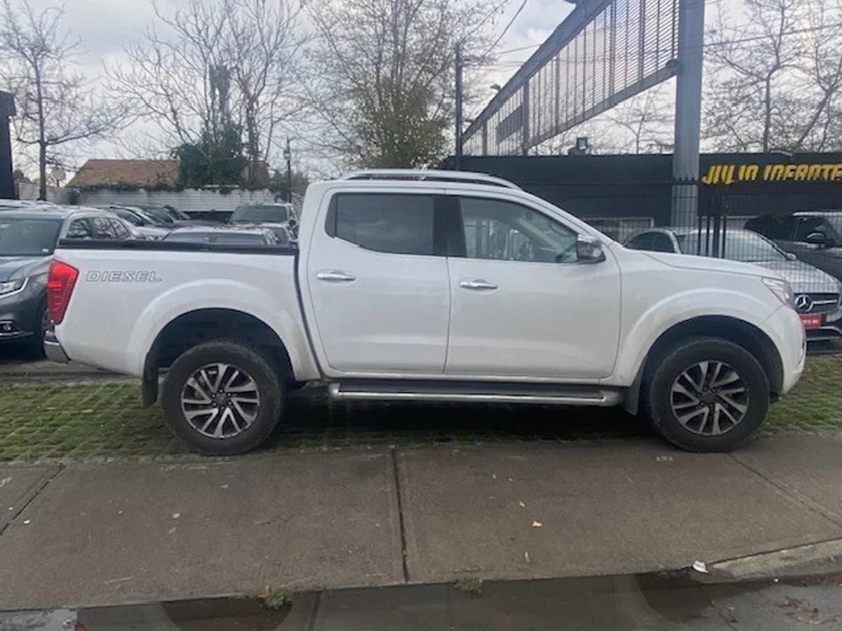 NISSAN NP300 LE 4x4 2.3 Autom. 2017 - Imagen 3