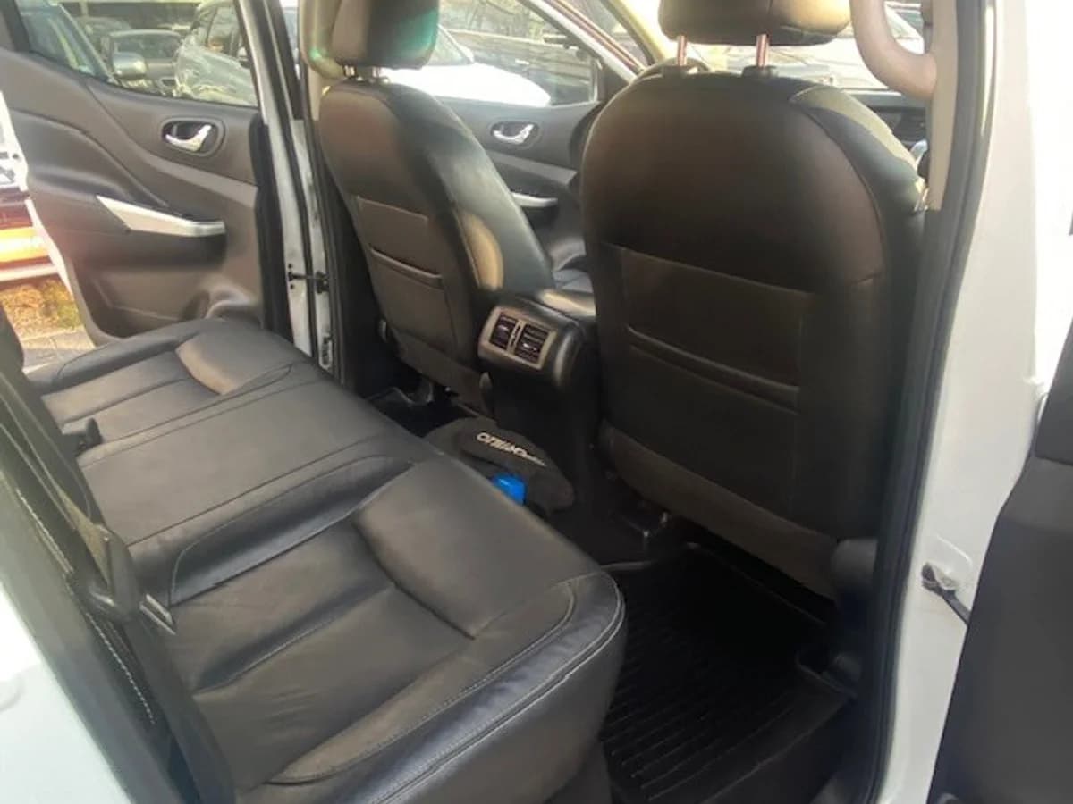 NISSAN NP300 LE 4x4 2.3 Autom. 2017 - Imagen 10