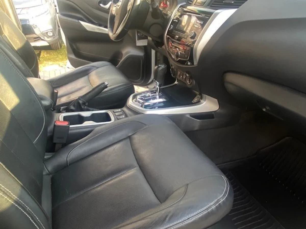 NISSAN NP300 LE 4x4 2.3 Autom. 2017 - Imagen 11