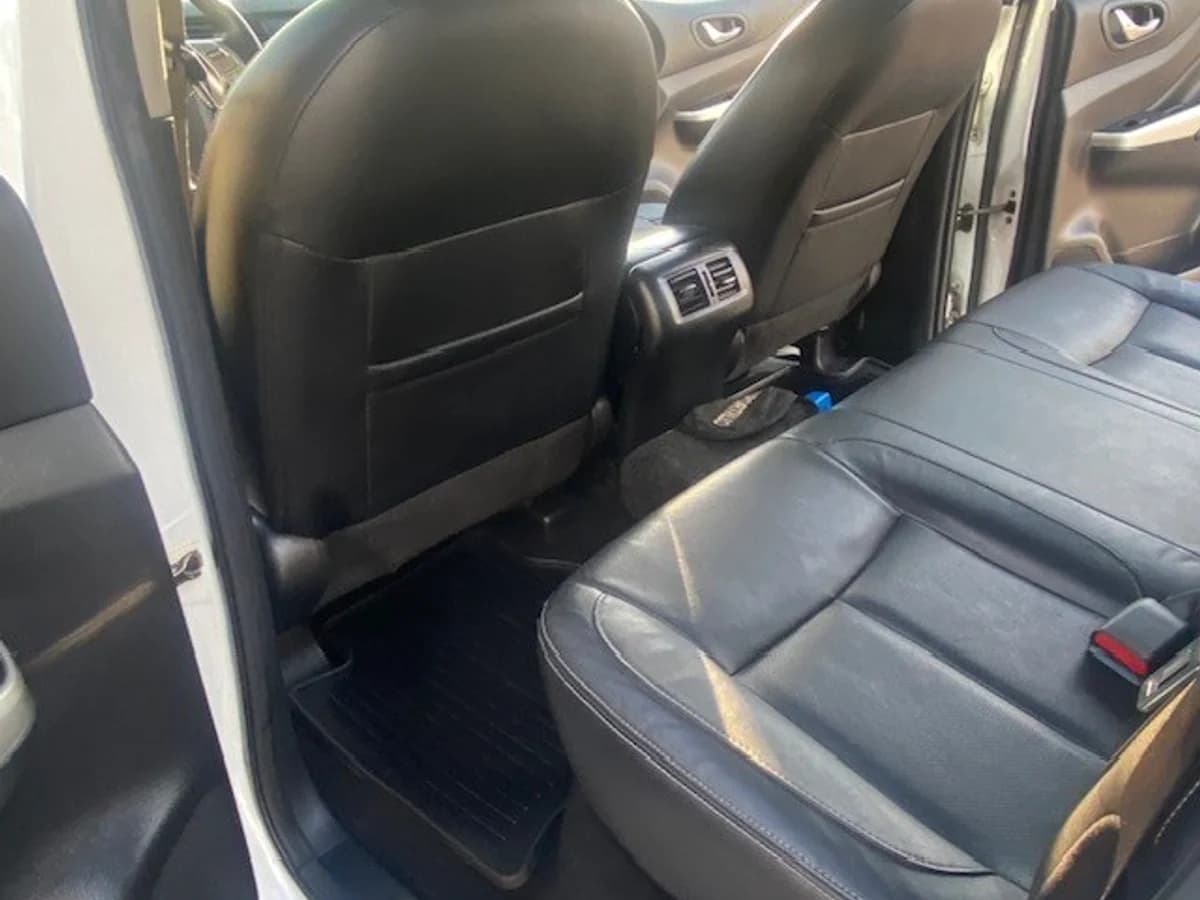 NISSAN NP300 LE 4x4 2.3 Autom. 2017 - Imagen 15