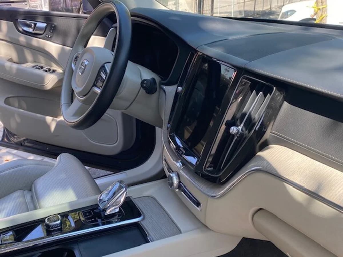 VOLVO XC60 T8 R Awd Recharge 2023 - Imagen 12