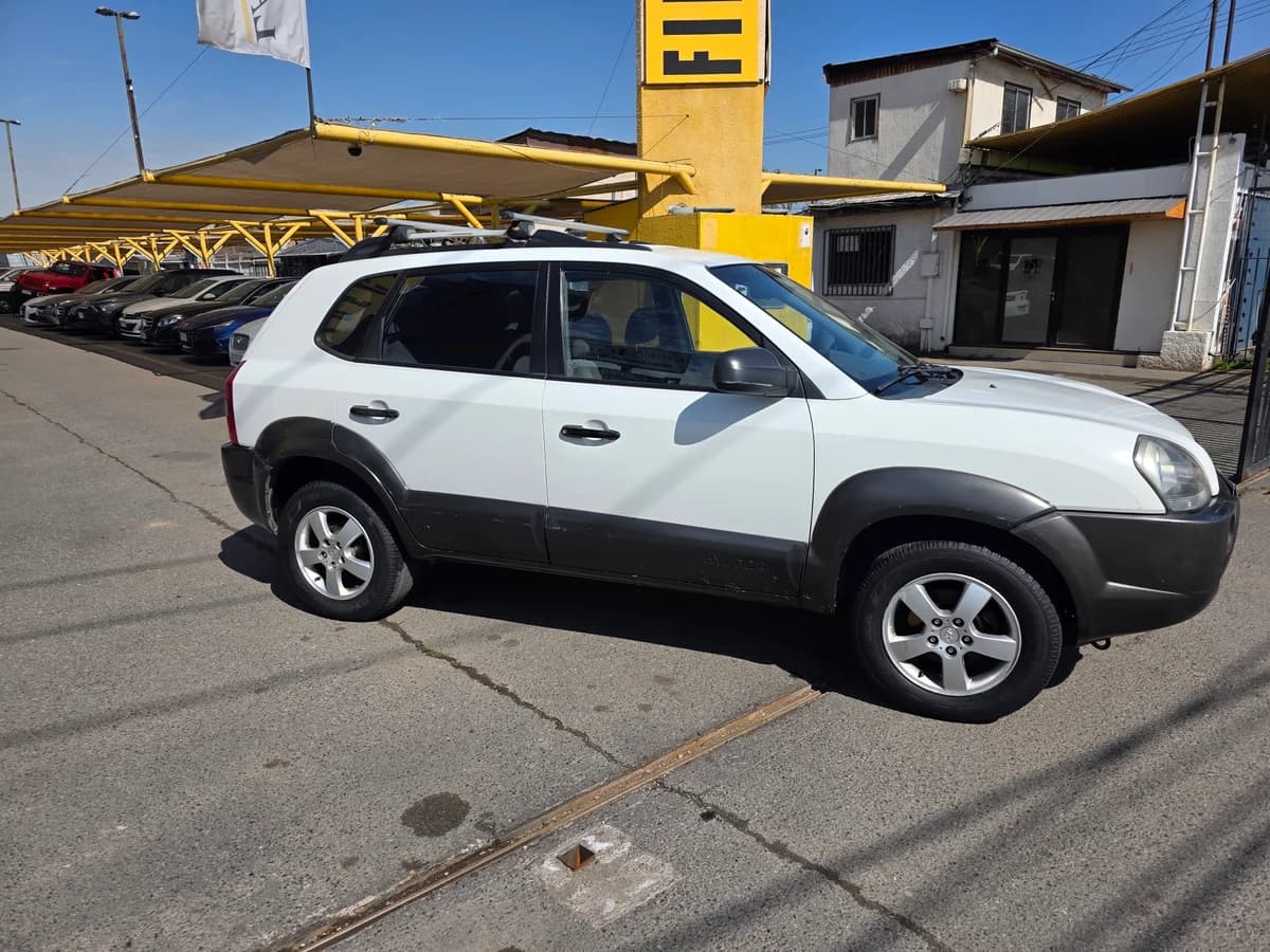 HYUNDAI Tucson GL 2.0 2005 - Imagen 3