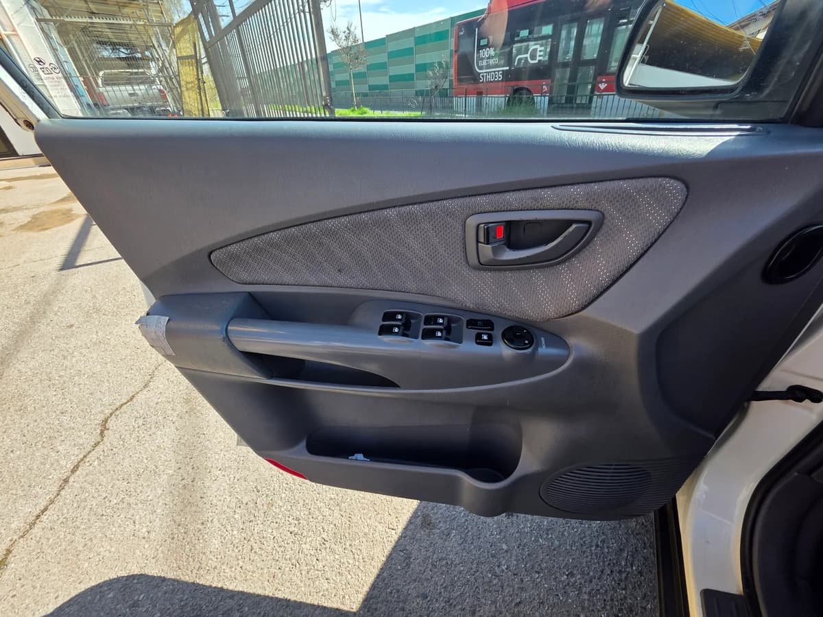 HYUNDAI Tucson GL 2.0 2005 - Imagen 12