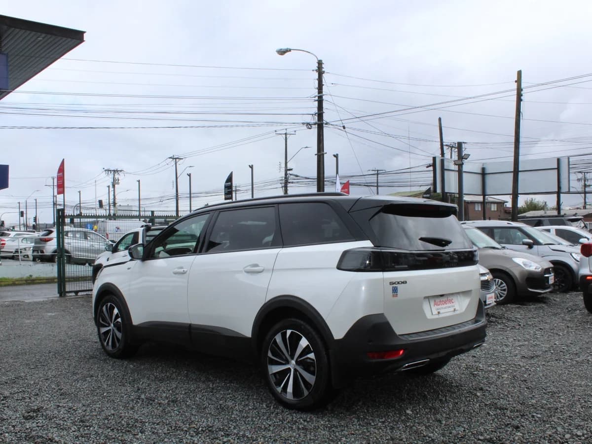 PEUGEOT 5008 GT 1.5 diésel 2023 - Imagen 10