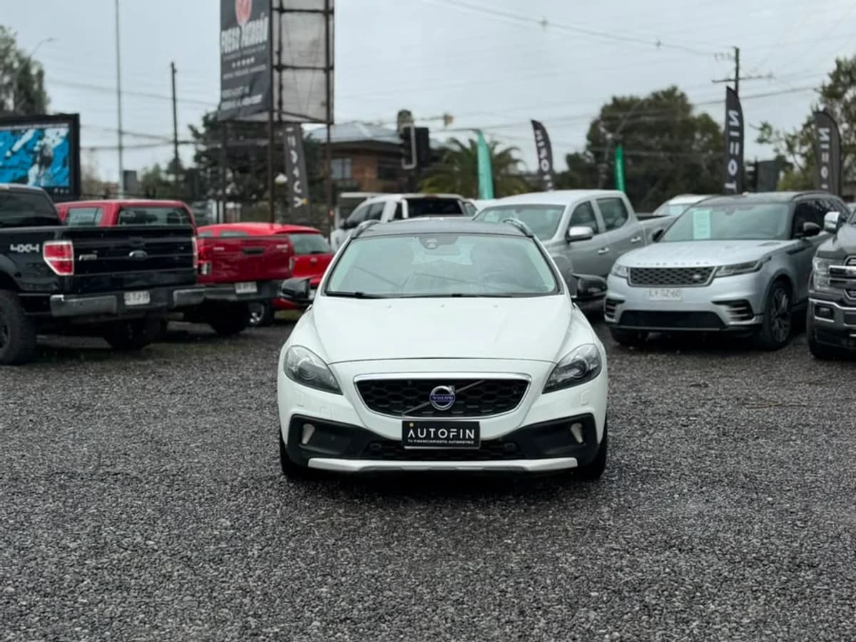 VOLVO V40 2.5 BENCINERA 4X4 AWDAT 5P 2014 - Imagen 2