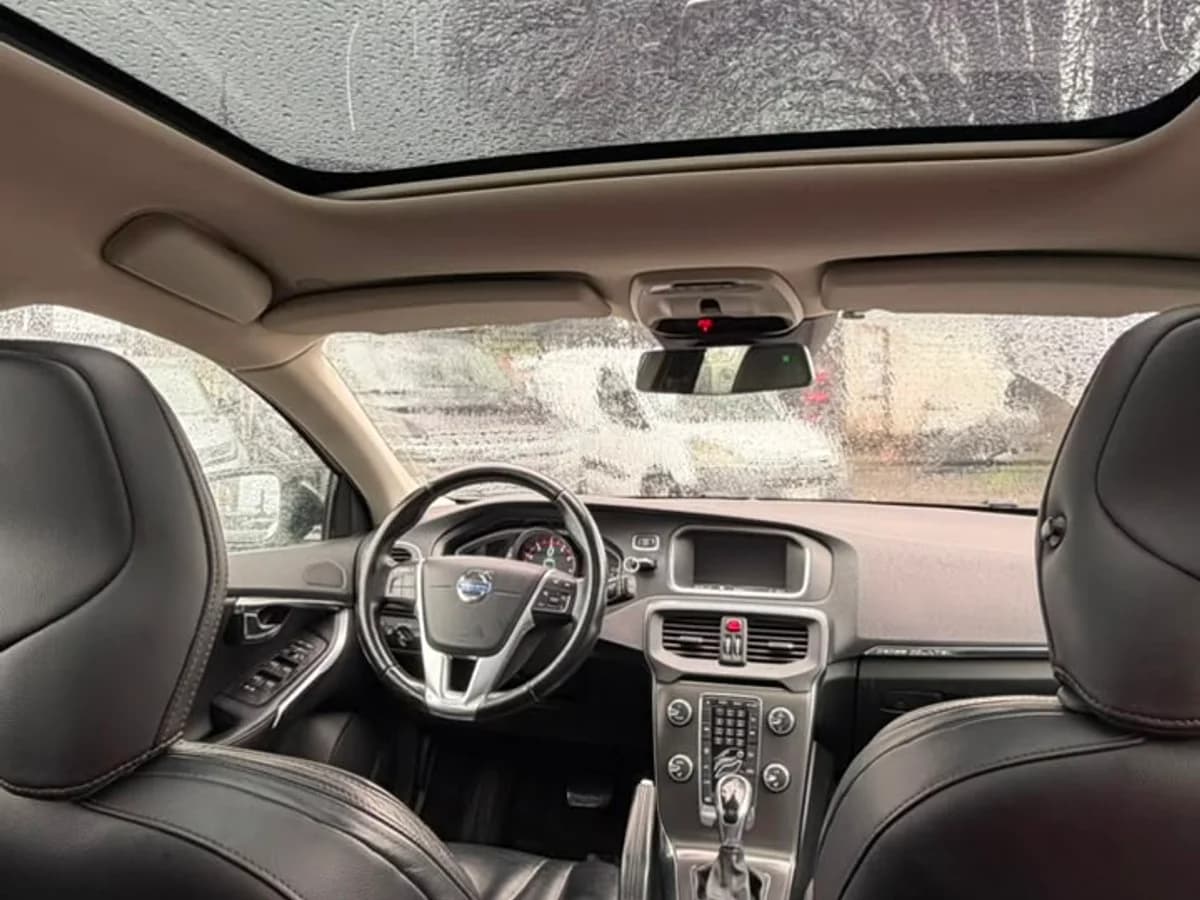 VOLVO V40 2.5 BENCINERA 4X4 AWDAT 5P 2014 - Imagen 11