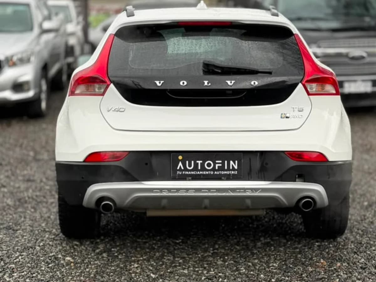 VOLVO V40 2.5 BENCINERA 4X4 AWDAT 5P 2014 - Imagen 14
