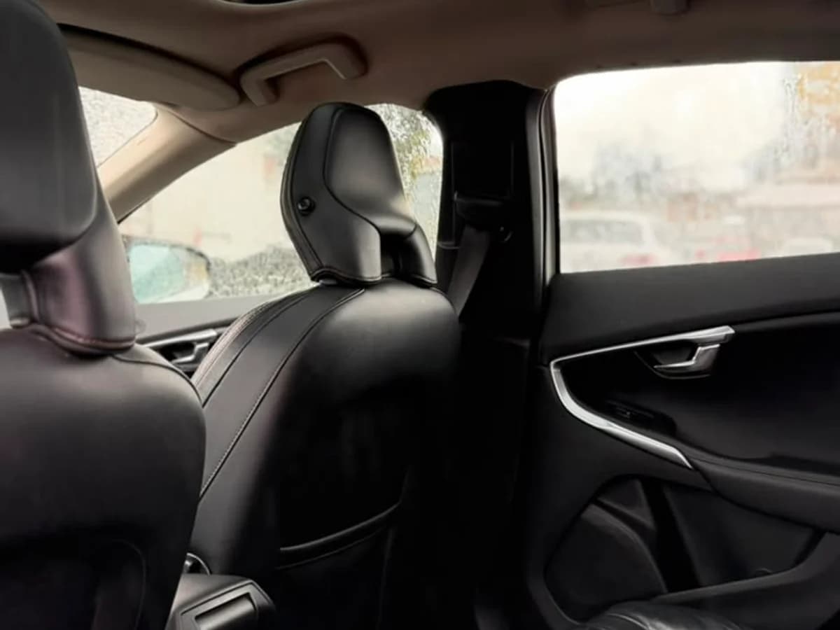 VOLVO V40 2.5 BENCINERA 4X4 AWDAT 5P 2014 - Imagen 18