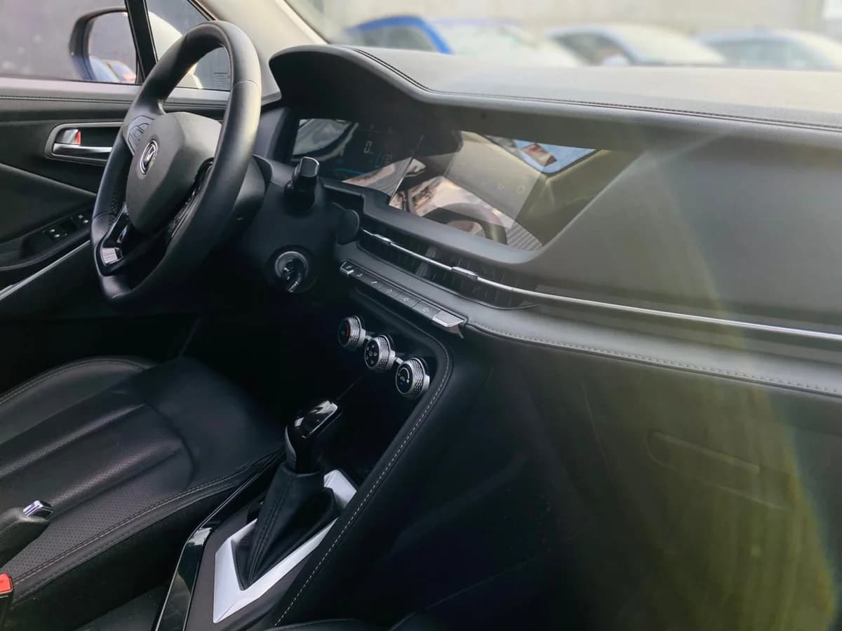 CHANGAN NEW CS15 1.5 COMFORT MT 2022 - Imagen 7