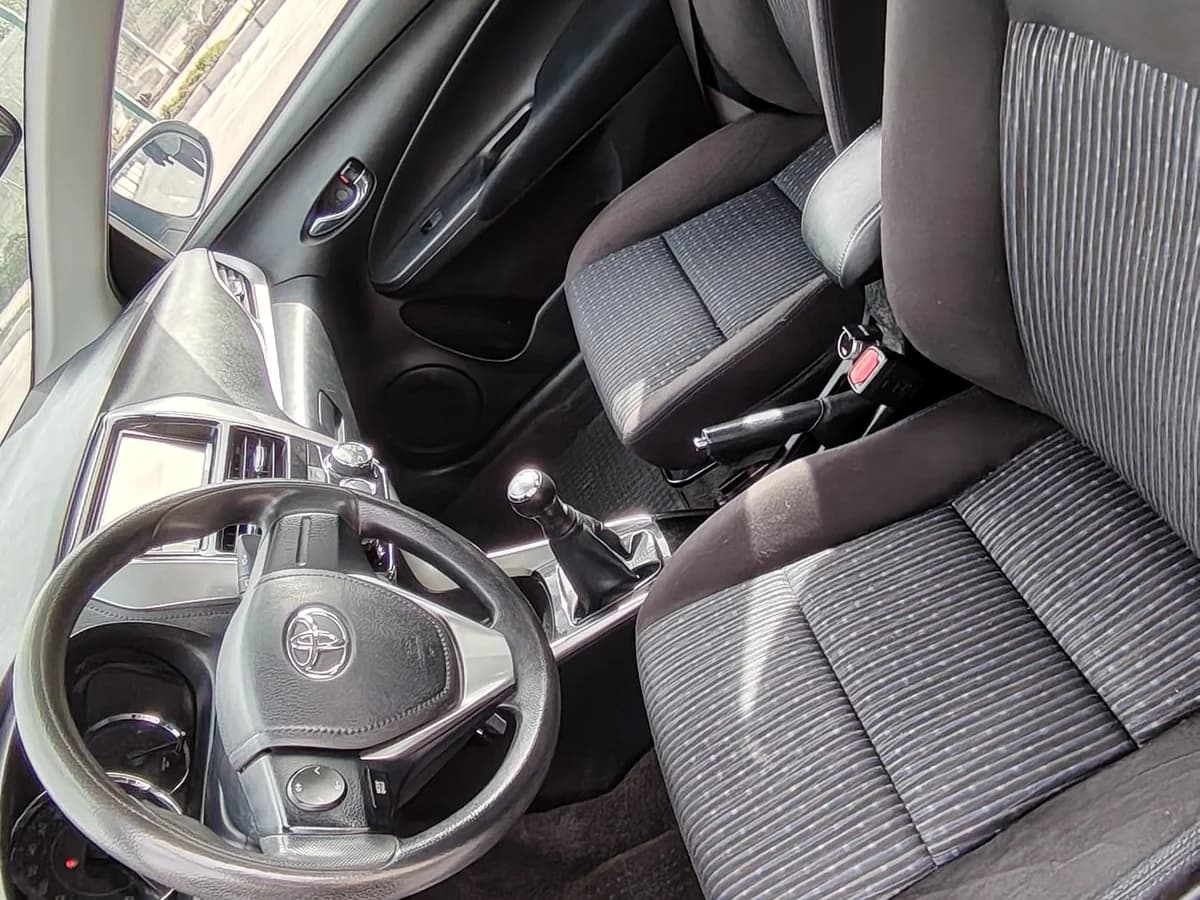 TOYOTA Yaris GLI 1.5 2020 - Imagen 17