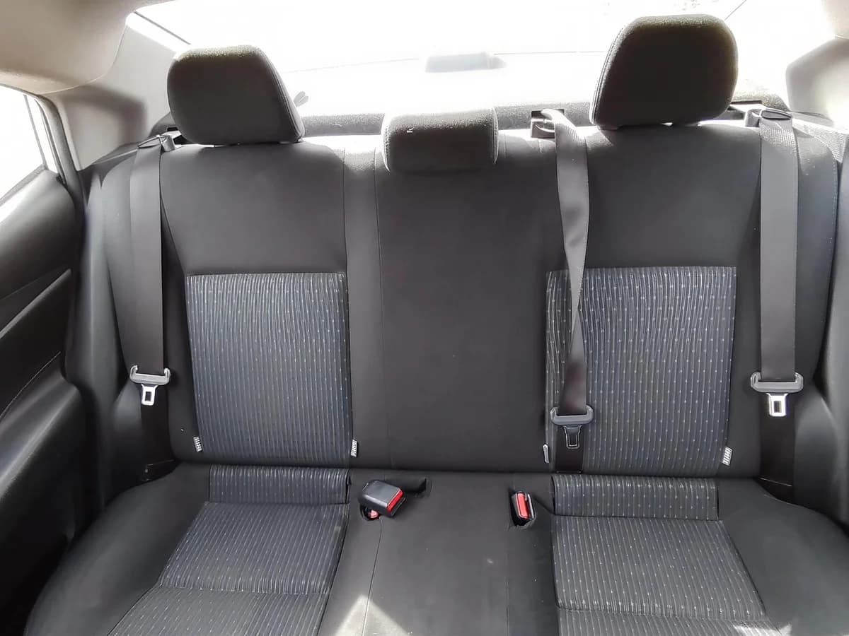 TOYOTA Yaris GLI 1.5 2020 - Imagen 19
