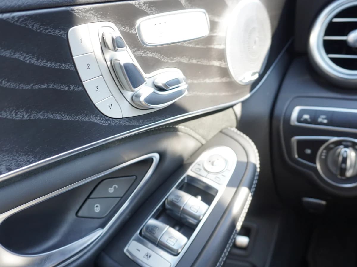 Mercedes Benz C63 AMG 4.0 Twin Turbo - Imagen 28