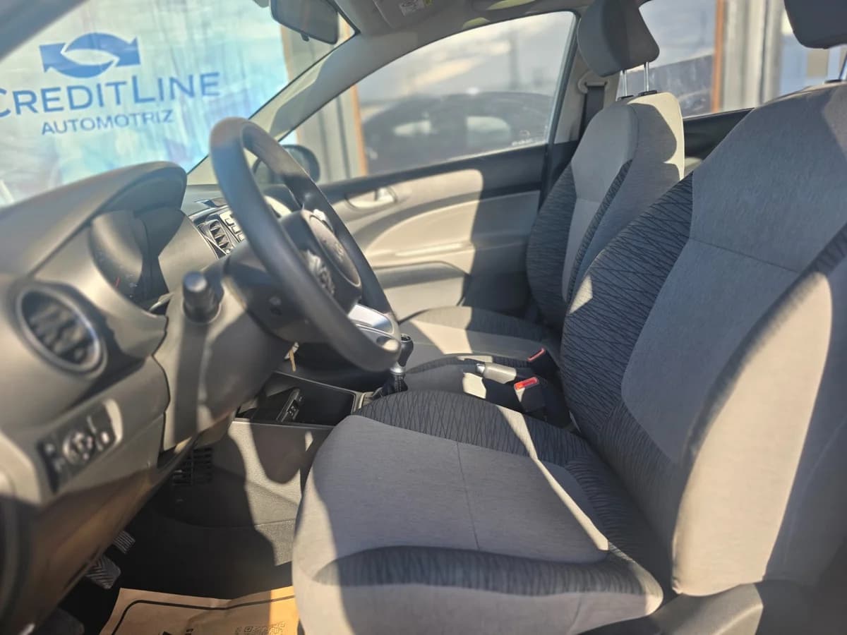 KIA Soluto 1.4 EX SUNROOF MT 2024 - Imagen 2