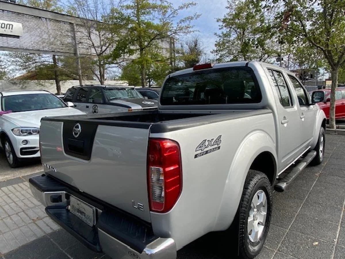 NISSAN NAVARA Lux 4x4 2.5 AT 2015 - Imagen 2