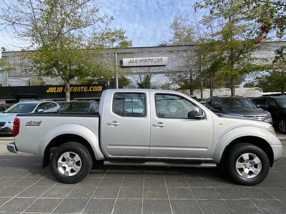 NISSAN NAVARA Lux 4x4 2.5 AT 2015 - Imagen 8
