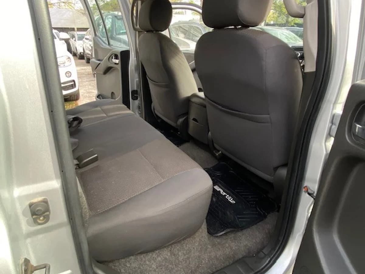NISSAN NAVARA Lux 4x4 2.5 AT 2015 - Imagen 14