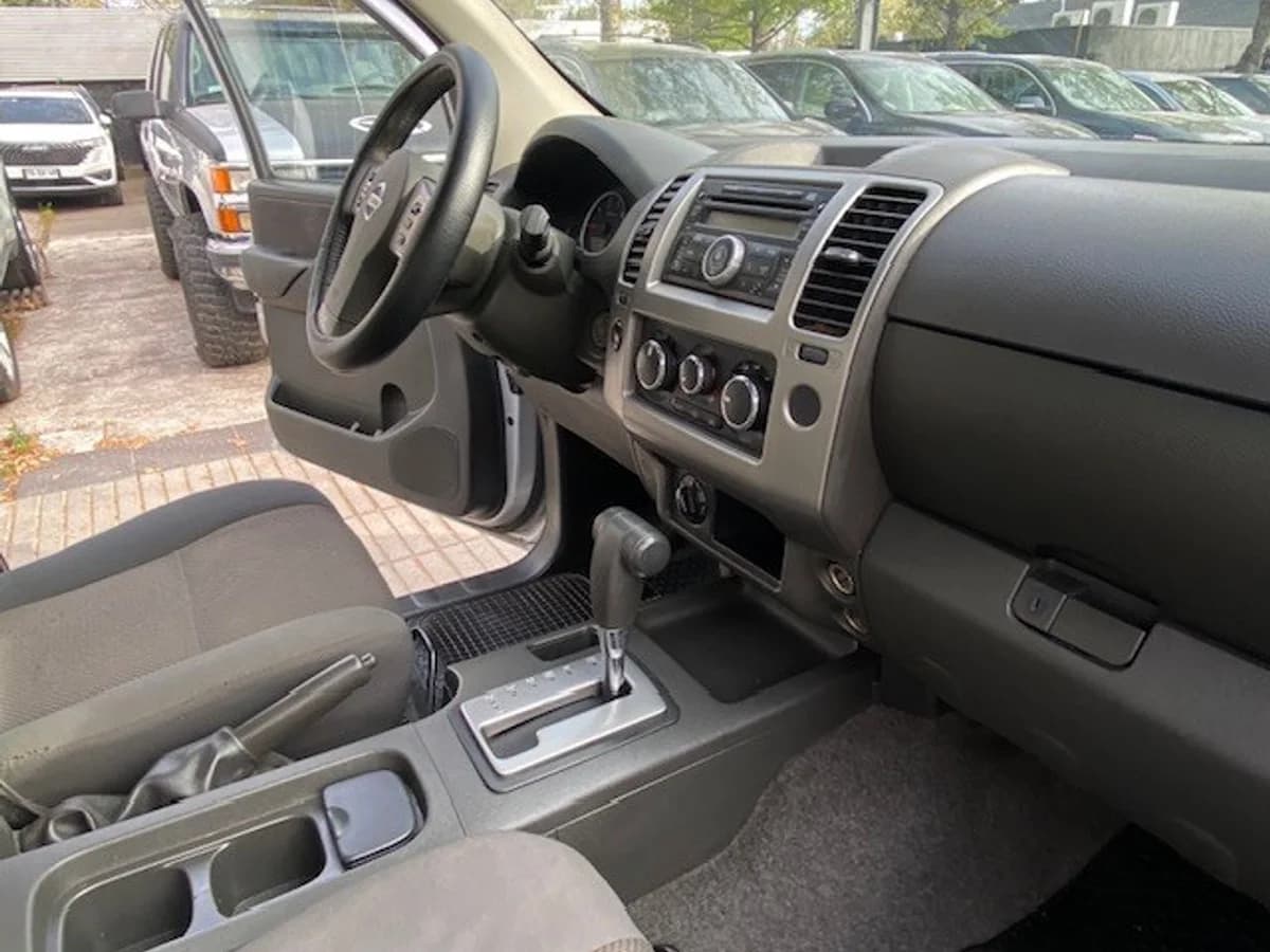 NISSAN NAVARA Lux 4x4 2.5 AT 2015 - Imagen 16