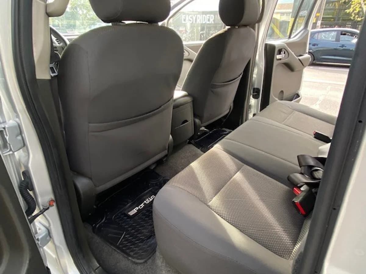 NISSAN NAVARA Lux 4x4 2.5 AT 2015 - Imagen 18