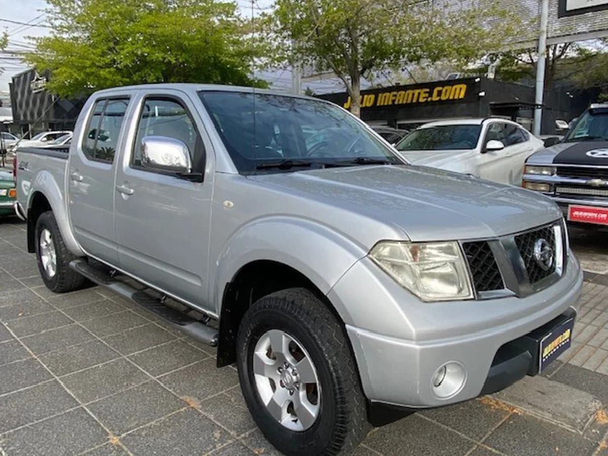 NISSAN NAVARA Lux 4x4 2.5 AT 2015 - Imagen 3