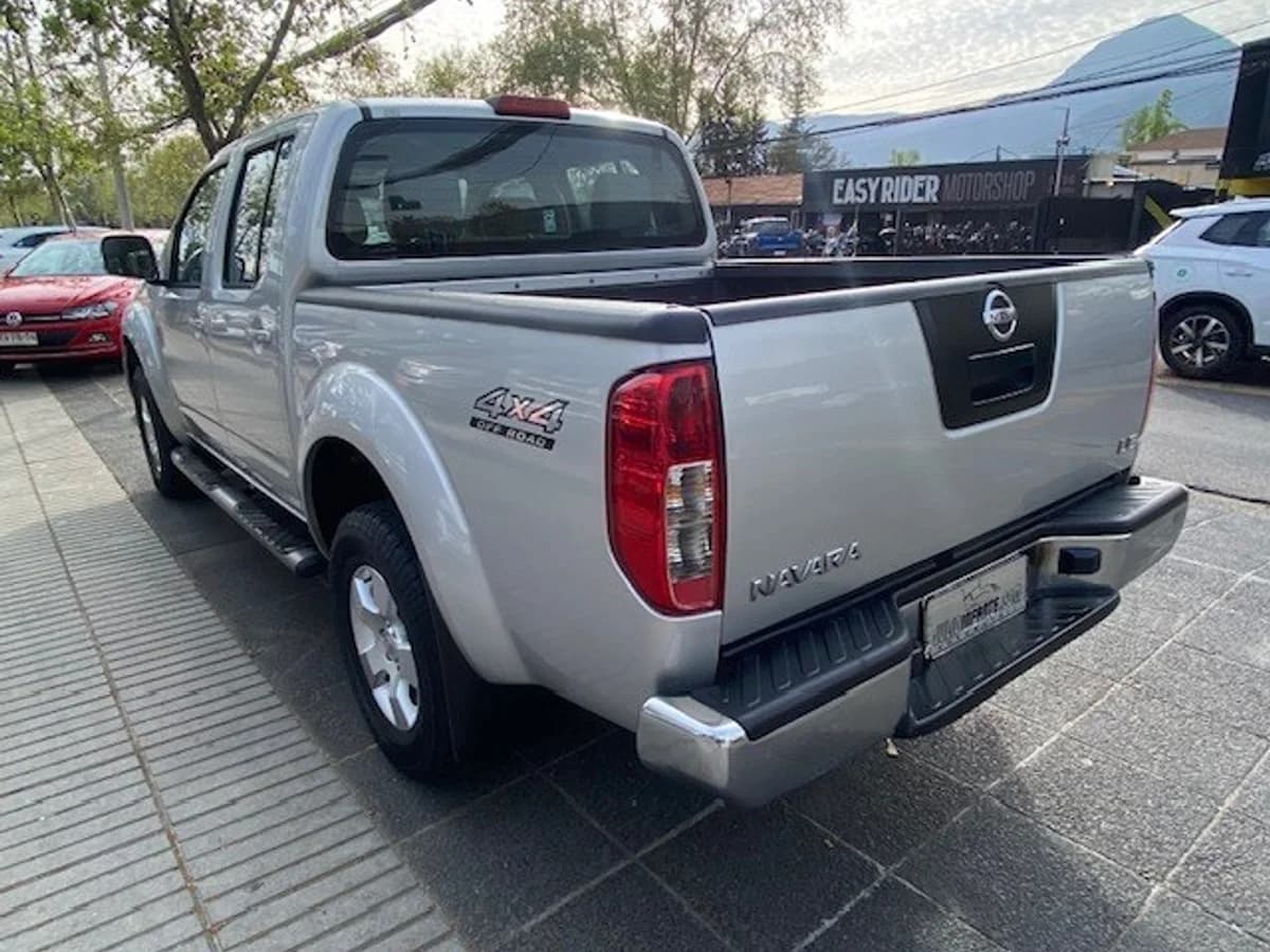 NISSAN NAVARA Lux 4x4 2.5 AT 2015 - Imagen 4