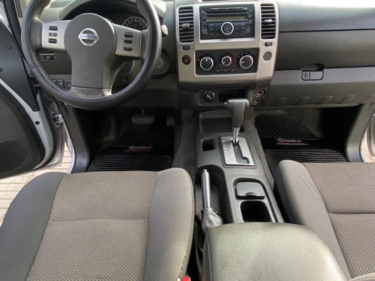 NISSAN NAVARA Lux 4x4 2.5 AT 2015 - Imagen 20