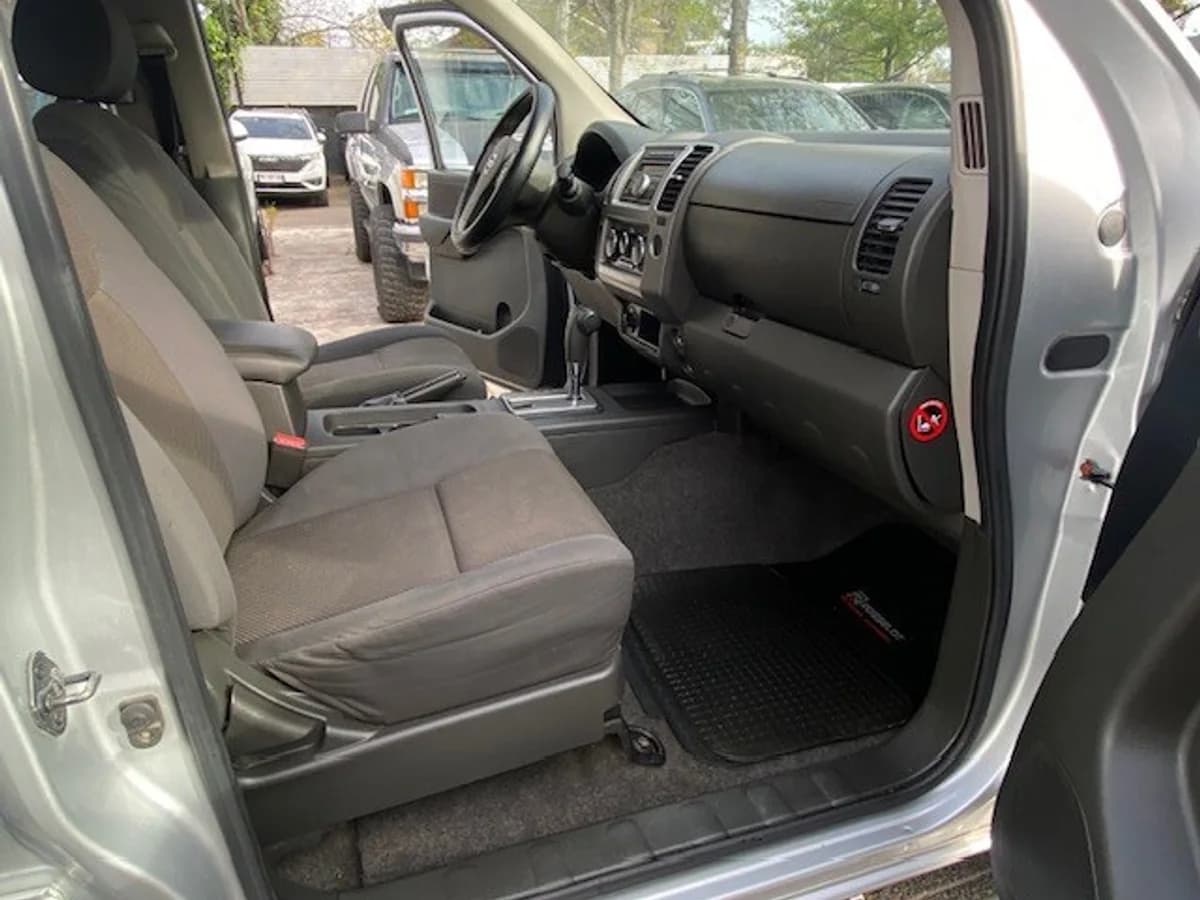 NISSAN NAVARA Lux 4x4 2.5 AT 2015 - Imagen 15