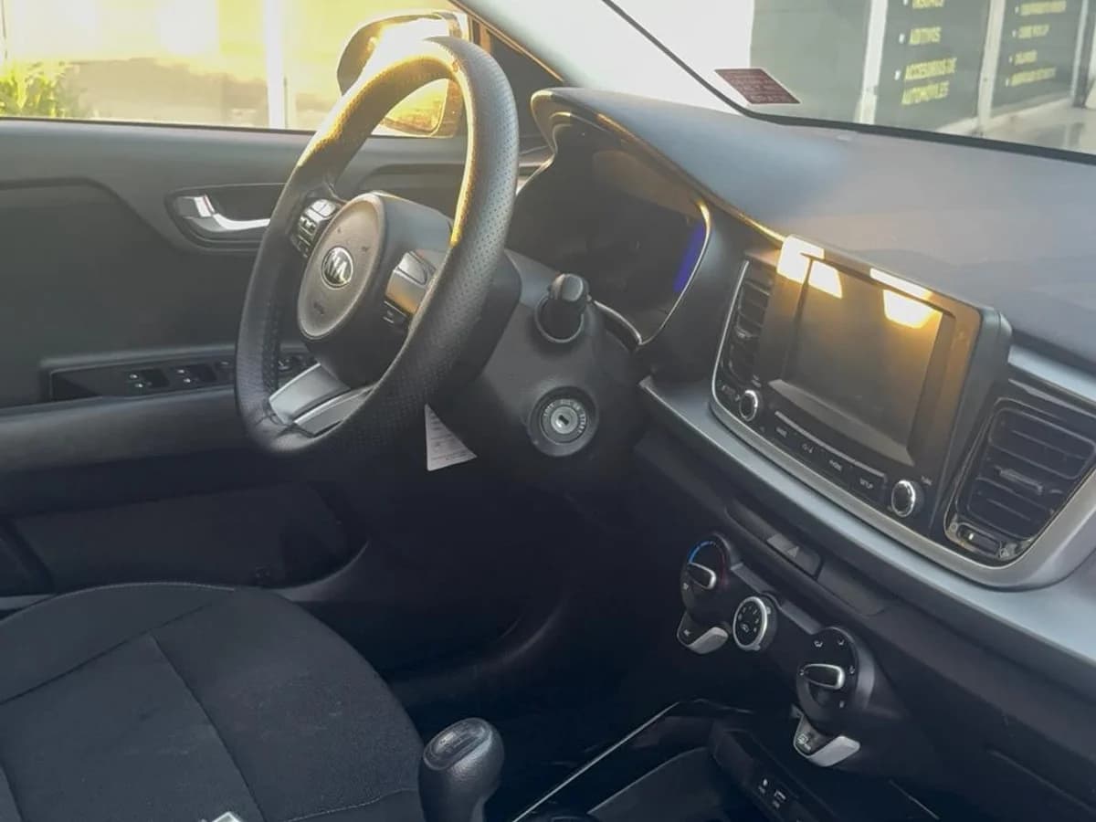 KIA RIO 5 2021 - Imagen 8