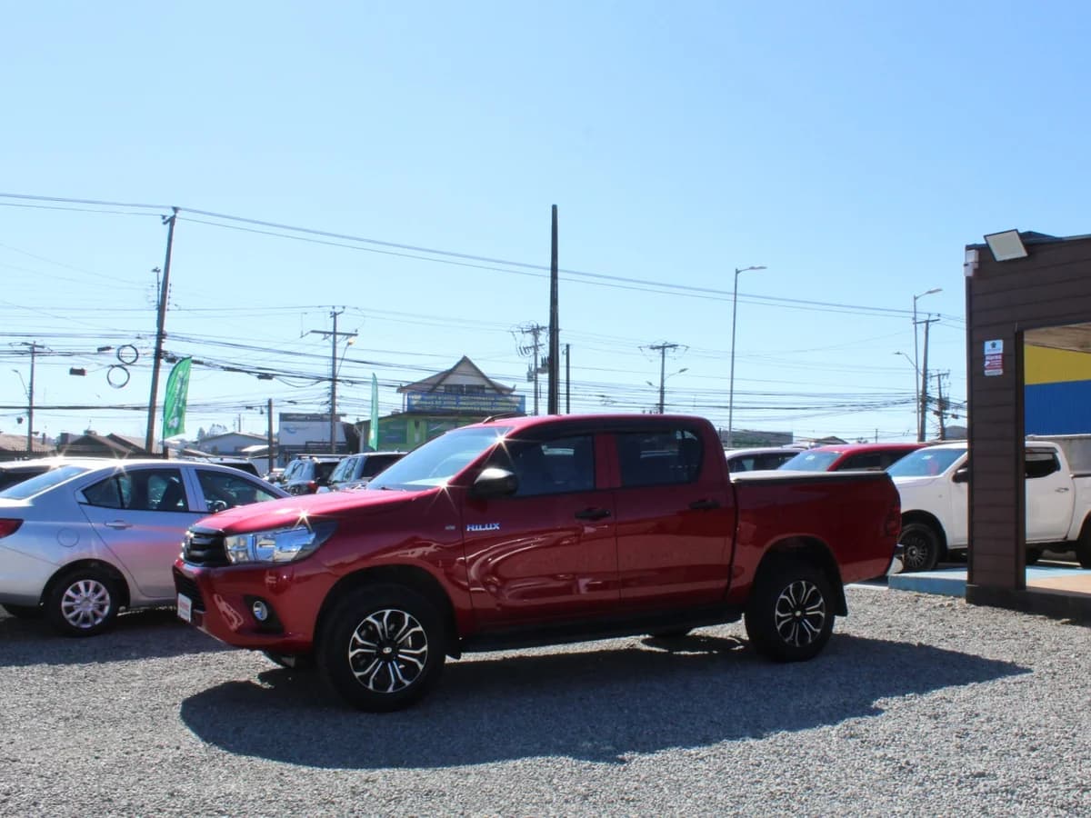 TOYOTA Hilux 2.4L DIESEL 2023 - Imagen 1