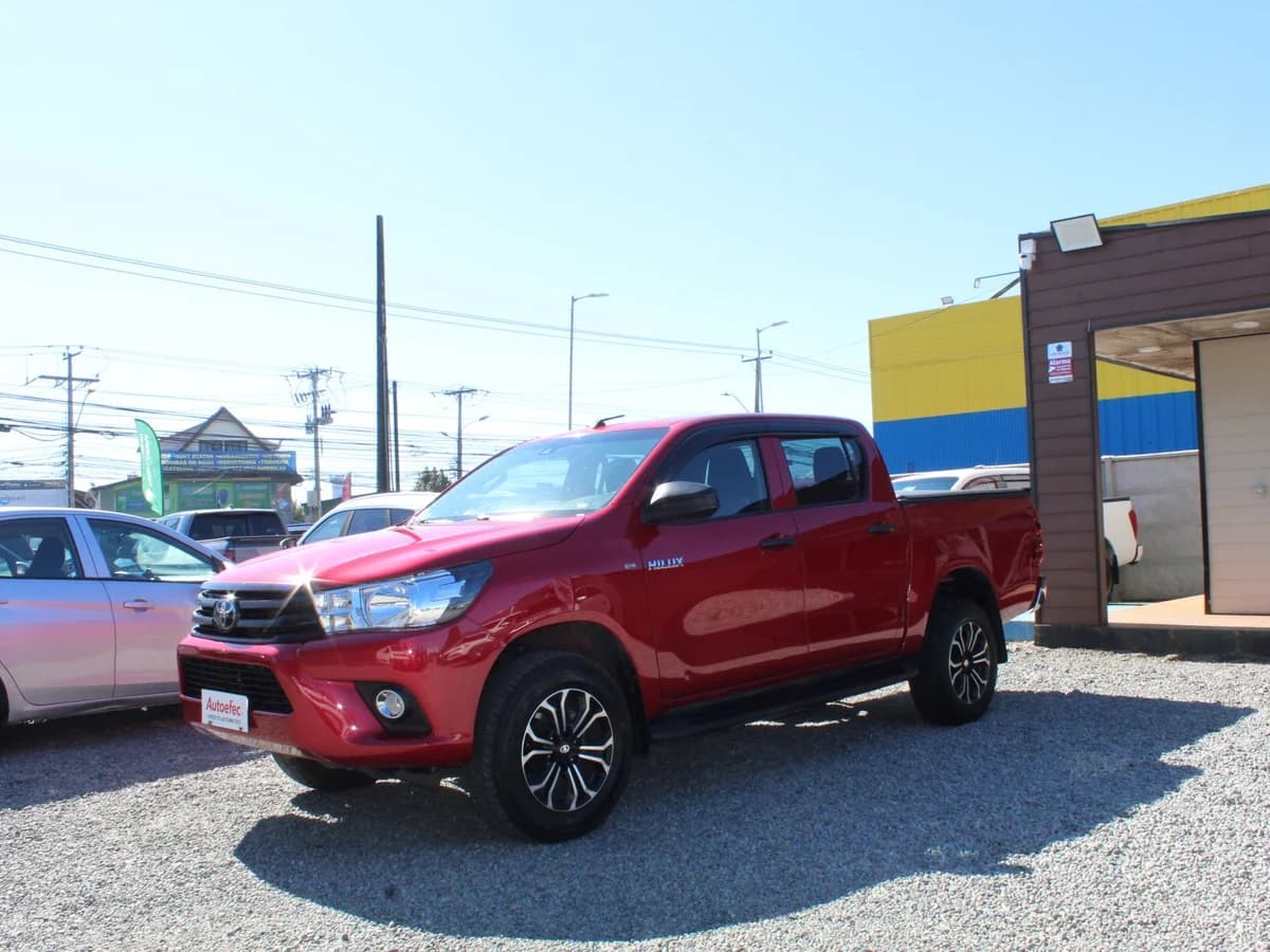 TOYOTA Hilux 2.4L DIESEL 2023 - Imagen 2
