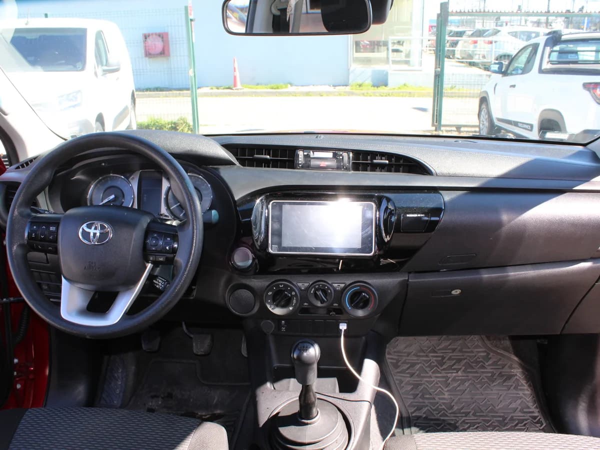 TOYOTA Hilux 2.4L DIESEL 2023 - Imagen 8