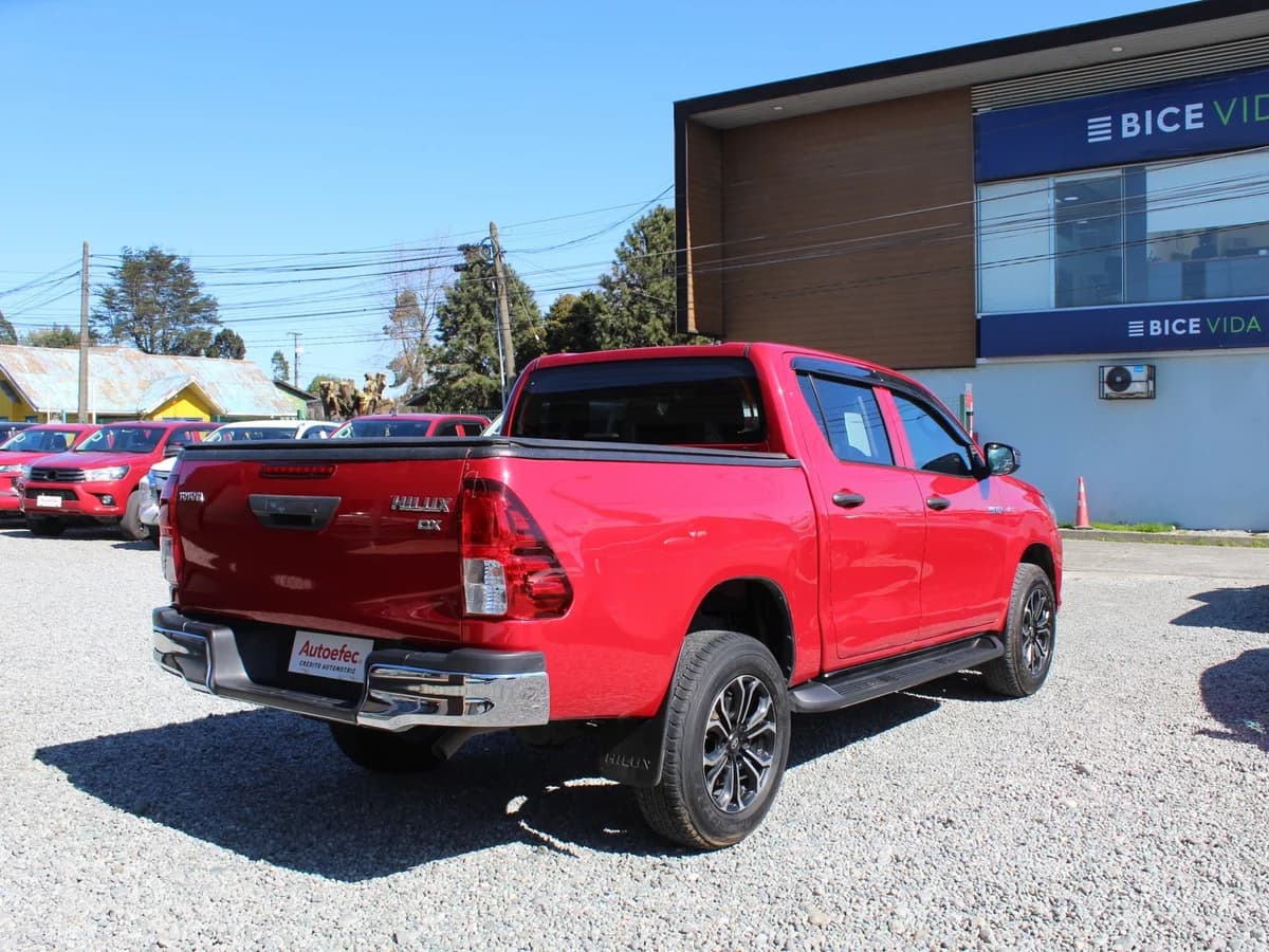 TOYOTA Hilux 2.4L DIESEL 2023 - Imagen 9