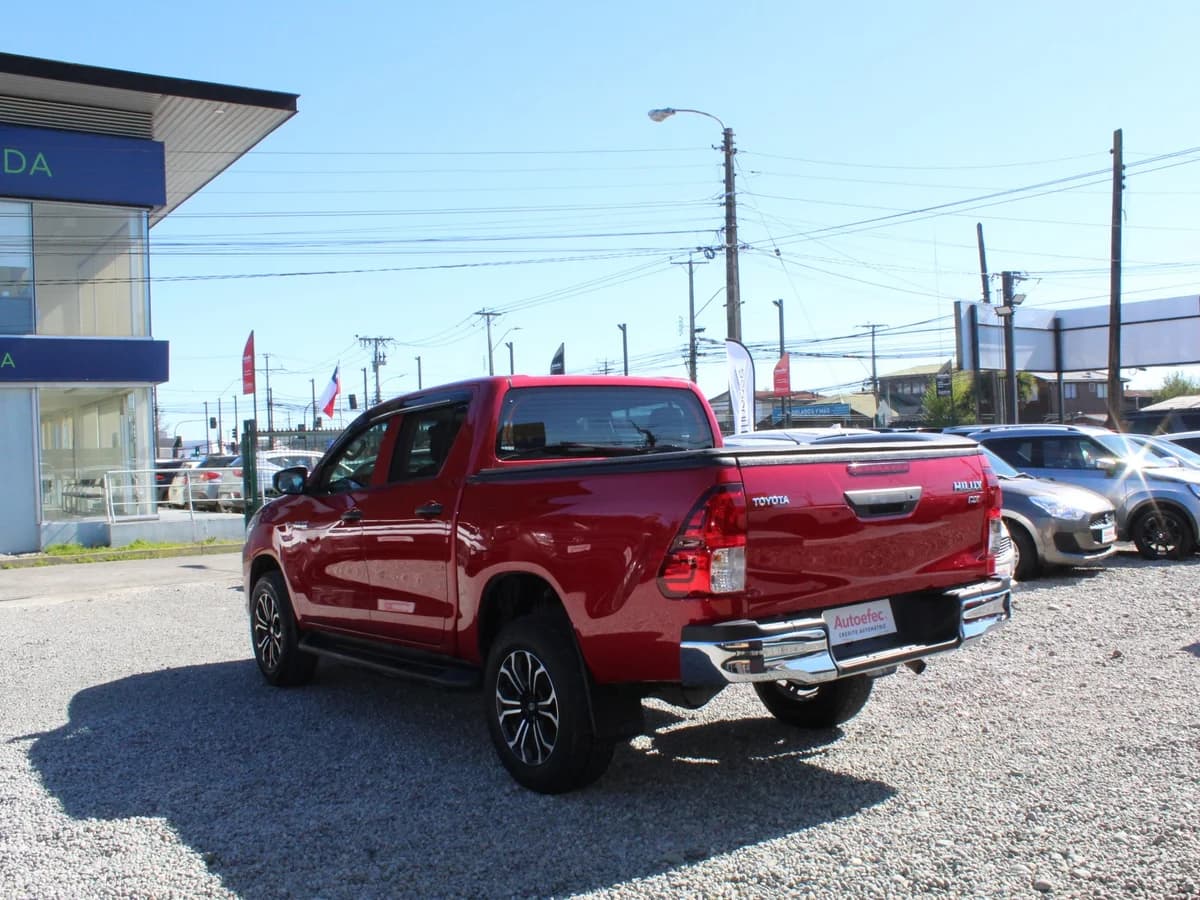 TOYOTA Hilux 2.4L DIESEL 2023 - Imagen 10