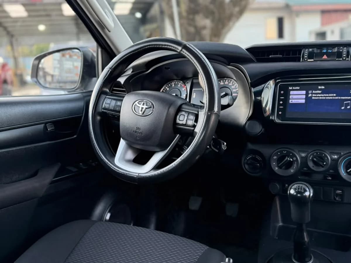 TOYOTA Hilux DX DCAB 4x4 2.4 MT 2022 - Imagen 9