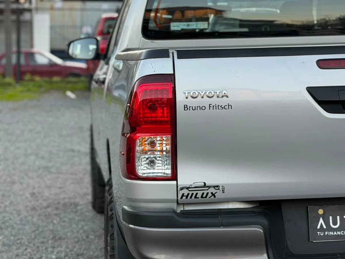TOYOTA Hilux DX DCAB 4x4 2.4 MT 2022 - Imagen 13