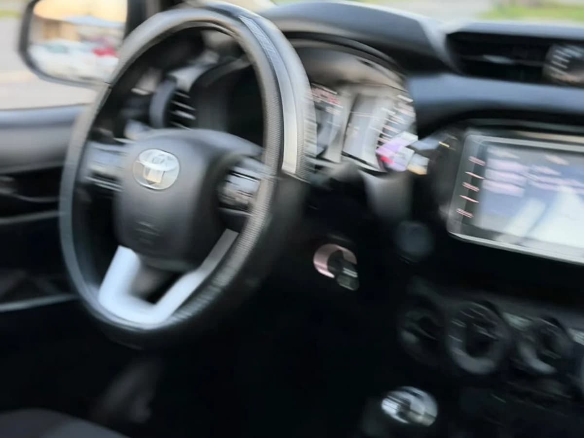 TOYOTA Hilux DX DCAB 4x4 2.4 MT 2022 - Imagen 16