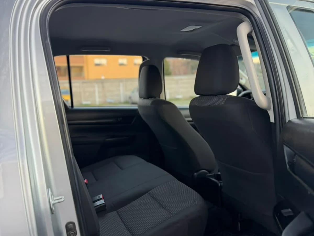 TOYOTA Hilux DX DCAB 4x4 2.4 MT 2022 - Imagen 17