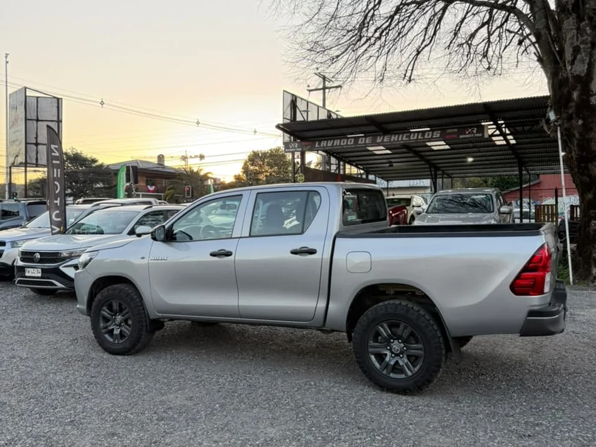 TOYOTA Hilux DX DCAB 4x4 2.4 MT 2022 - Imagen 18