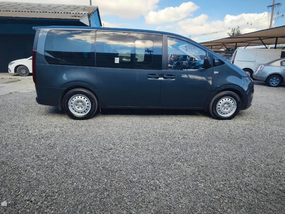 HYUNDAI STARIA 2.2D US4 MB CRDI 11P MT DIESEL 2023 - Imagen 3