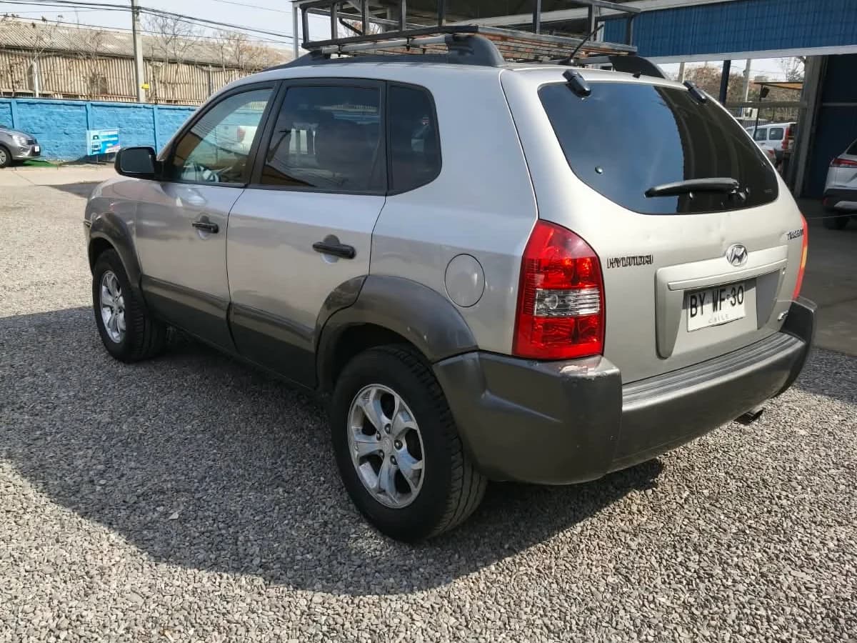 HYUNDAI Tucson GL 2.0 4X4 2009 - Imagen 4