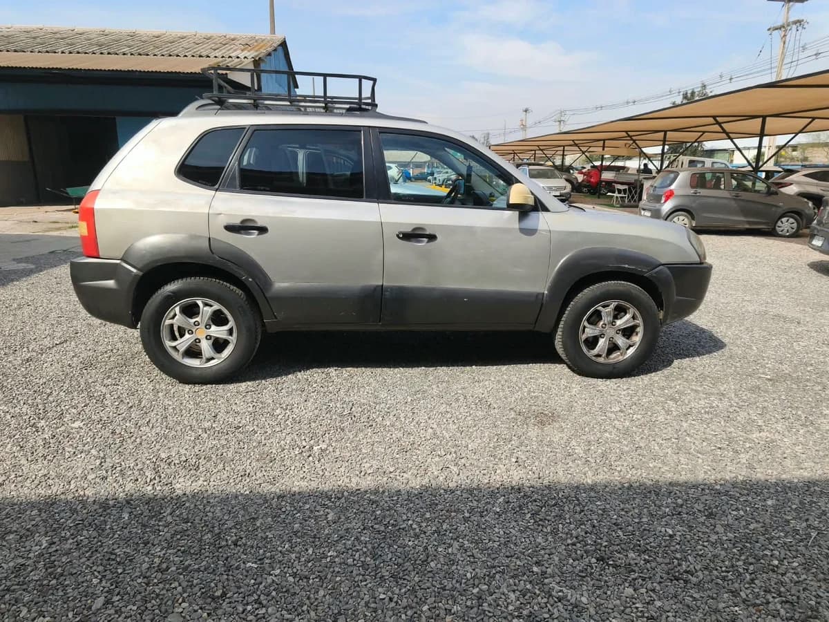 HYUNDAI Tucson GL 2.0 4X4 2009 - Imagen 9